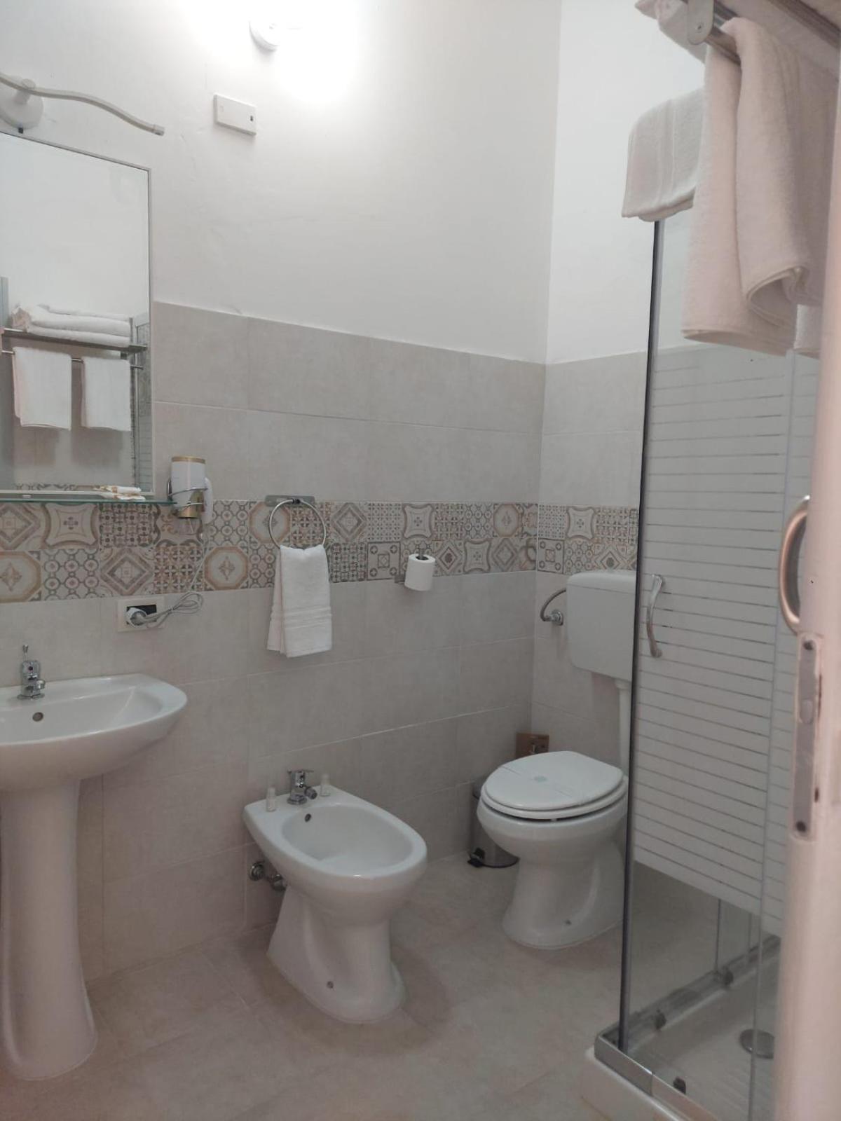 Guest House Lamphotel Militello Palermo Exterior foto